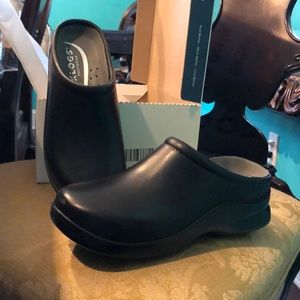 klogs dusty work clog